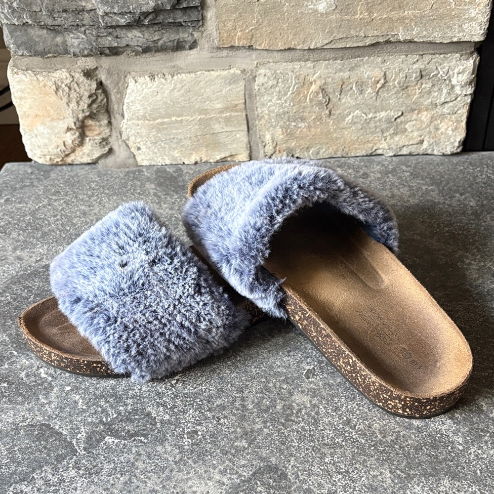Cozy Blue Faux Fur Slide Sandals